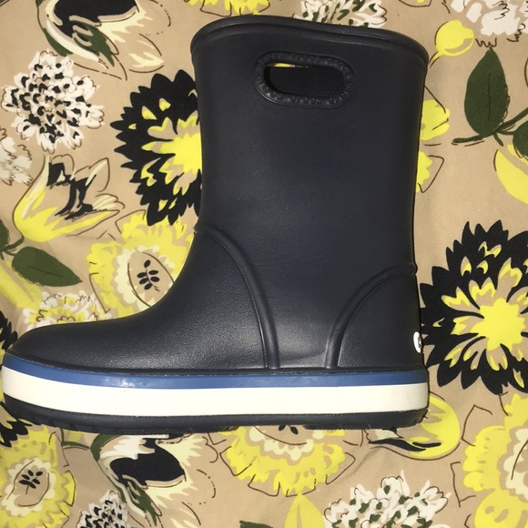 Kids Crocs Rainboots - Picture 3 of 12